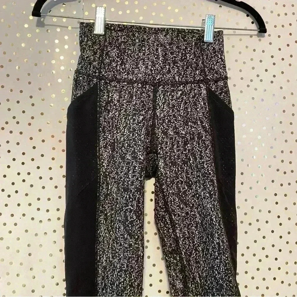Lululemon Black Capris